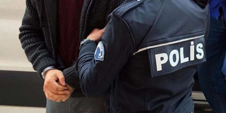 İstanbul'da silah ticareti yaptığı belirlenen 2 şüpheli yakalandı