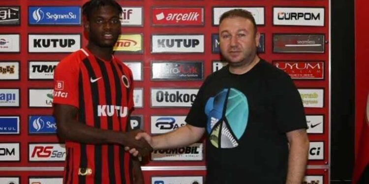 Artvin- Şavşat karayolunda heyelan!