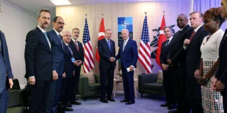 Erdoğan Biden’la görüştü