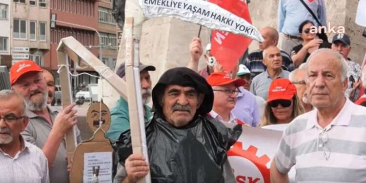 DİSK emekli maaşlarına yapılan yüzde 25'lik zammı protesto etti: Sefalet ücreti istemiyoruz