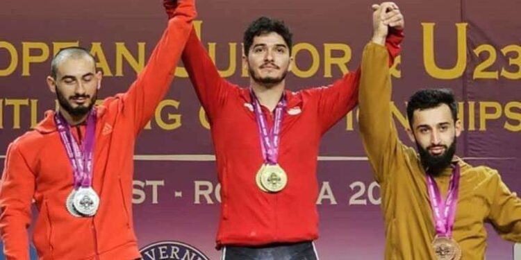 Muhammed Furkan Özbek, Gençler Avrupa Halter Şampiyonası'nda 2 altın madalya kazandı