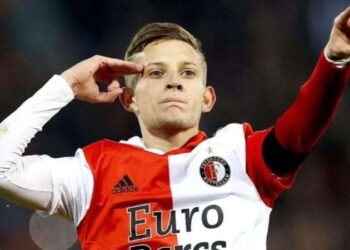 Fenerbahçe Sebastian Szymanski'yi resmen açıkladı