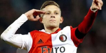 Fenerbahçe Sebastian Szymanski'yi resmen açıkladı