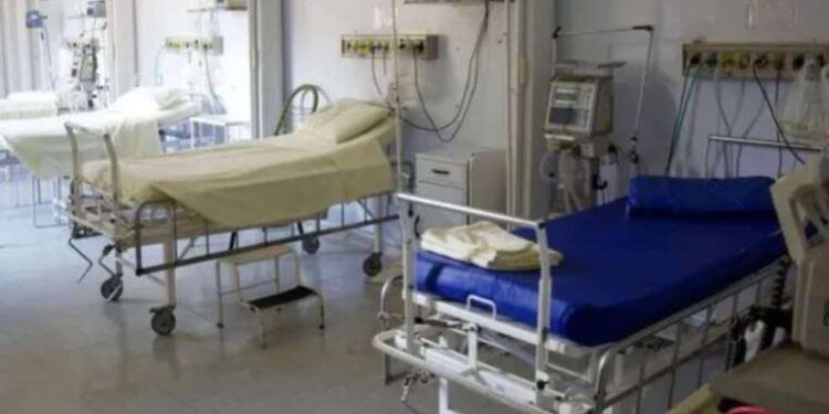 Hastanelerde doktor yok: Hekimler yurtdışına gidiyor, yurttaşlar randevu alamıyor, ameliyatlar erteleniyor