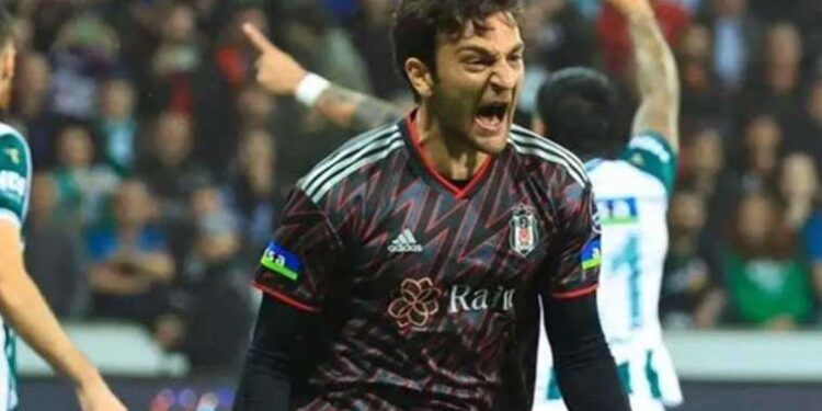 Beşiktaşlı futbolcu Emrecan Uzunhan, saldırıya uğradı!