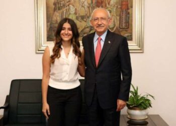 Kılıçdaroğlu, ABD'deki başarılı öğrenci Lara Özkan ile görüştü
