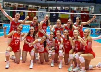 Genç milliler Romanya engelini rahat geçti