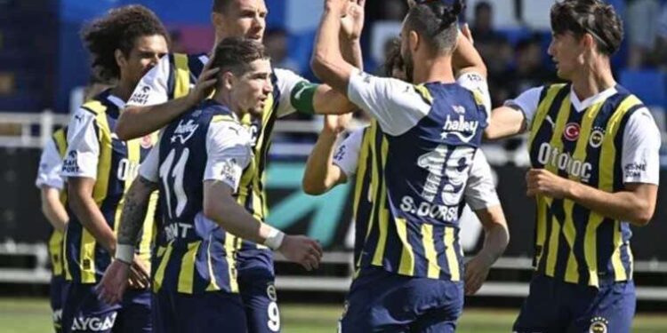 Fenerbahçe hazırlık maçında rahat kazandı