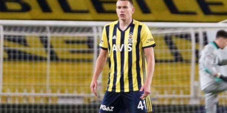 Fenebahçe'den Atilla Szalai açıklaması! 'Transfer görüşmelerini ilerletmesi için izin verilmiştir'