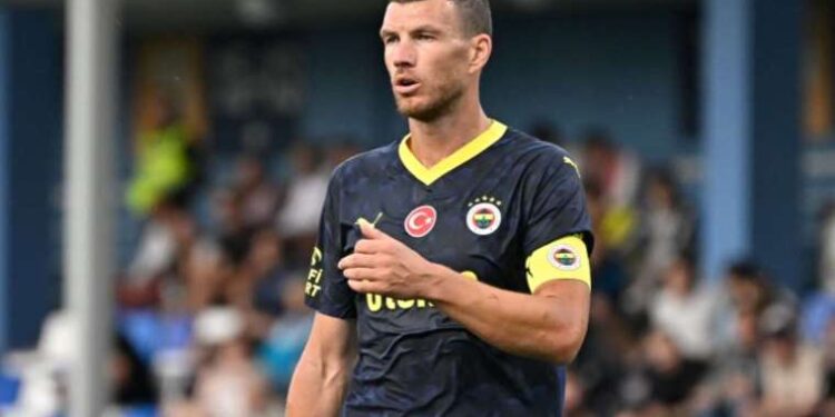 Fenerbahçe'nin yeni kaptanı Edin Dzeko