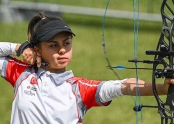 Milli okçu Hazal Burun'dan gümüş madalya