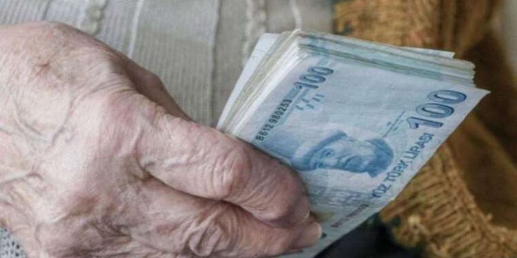 Emekliler arası makas açıldı... Alay Hamzaçebi: Yoksulluk sınırı üzerine çıkılsın