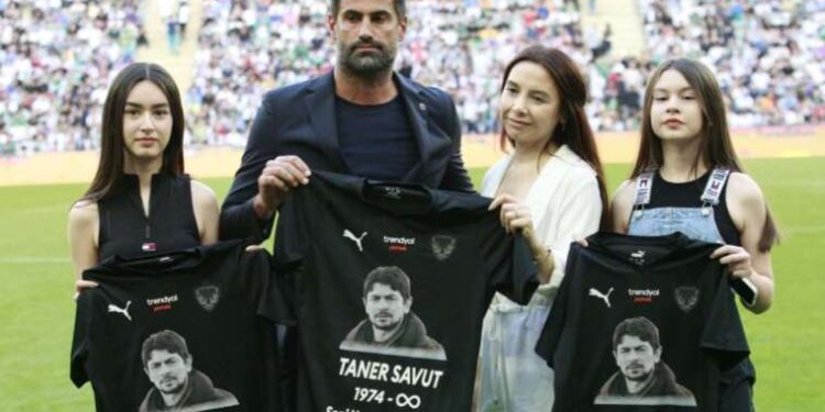 Volkan Demirel: 'Ayakta dimdik duran bir Hatayspor var'