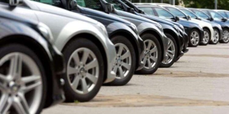 Otomobil fiyatları uçuşa geçti: 2 yılda yüzde 440 artış!