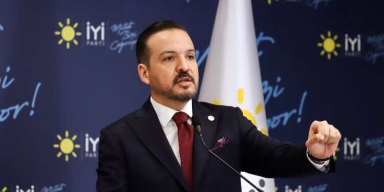 İYİ Partili Zorlu'dan Öğretmenlik Meslek Kanunu'nun bazı maddelerinin iptaline ilişkin değerlendirme