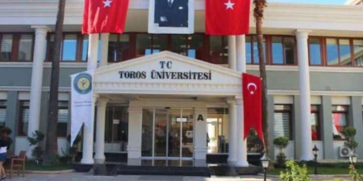 Özel Toros Üniversitesi’nde yüzde 150’nin üstündeki zamlara öğrencilerden tepki