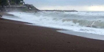 Akçakoca'da yarın denize girmek yasaklandı