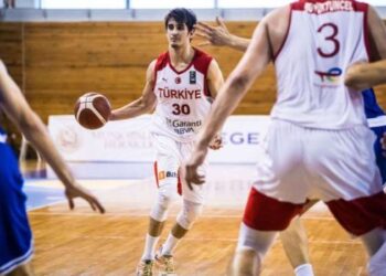 Genç milliler İtalya'yı devirdi