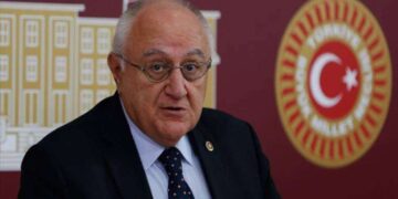 Ahmet Kamil Erozan'dan ilginç çıkış: Meral Akşener'e gönderme mi yaptı?