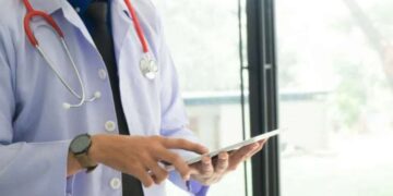 Bakan Koca'dan '4 bin Suriyeli sağlıkçı' iddiasına yanıt: Üzüntü verici