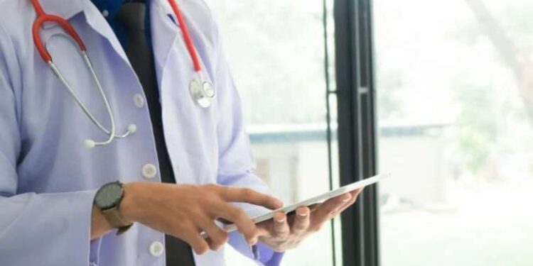 Bakan Koca'dan '4 bin Suriyeli sağlıkçı' iddiasına yanıt: Üzüntü verici