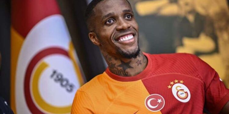 Wilfried Zaha'dan transfer itirafı: 'Drogba Galatasaray'a gelmemi söyledi'
