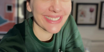 Projeden projeye koşan Bergüzar Korel'in partnerleri Caner Cindoruk ve Serkan Altunorak oldu