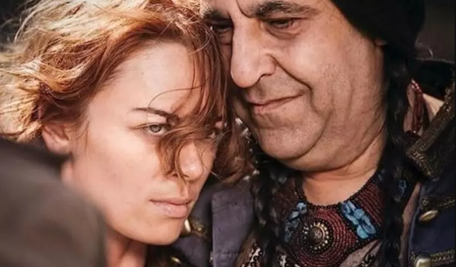 Sanat dünyası yasta! Ünlü oyuncudan Özkan Uğur'a göz yaşartan veda: Bana hep 'Kızım' dedin