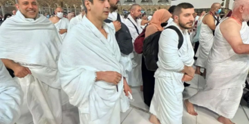 Uzun süredir ortalıkta görünmeyen Necati Şaşmaz, hac ziyaretinde görüntülendi