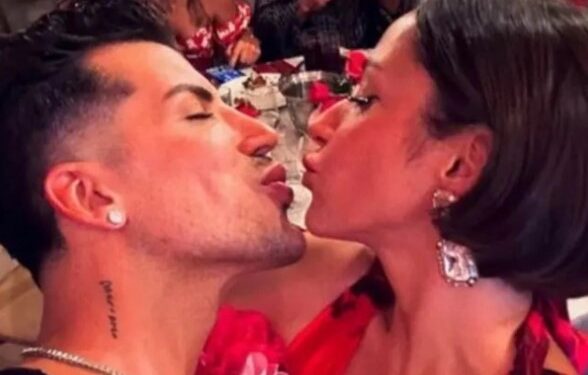 Zeynep Bastık, doğum günü partisinde Kerimcan Durmaz'la dudak dudağa poz verdi