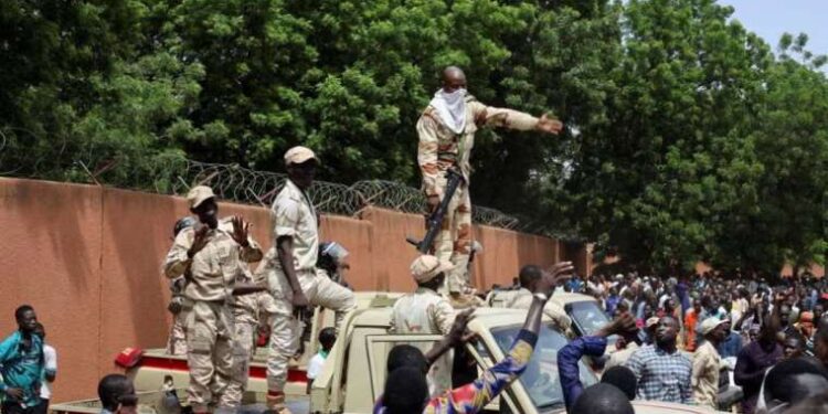 Nijer'de cuntadan ECOWAS'a tehdit: Ani bir saldırı düzenleriz