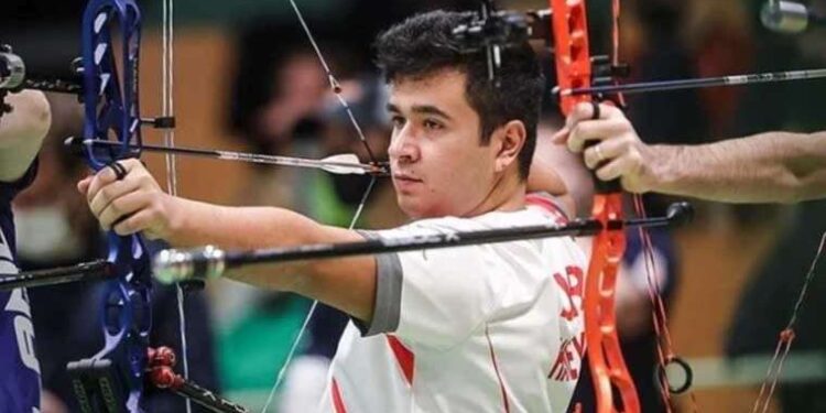 Milli okçu Emircan Haney, sıralama yarışlarında birinci oldu