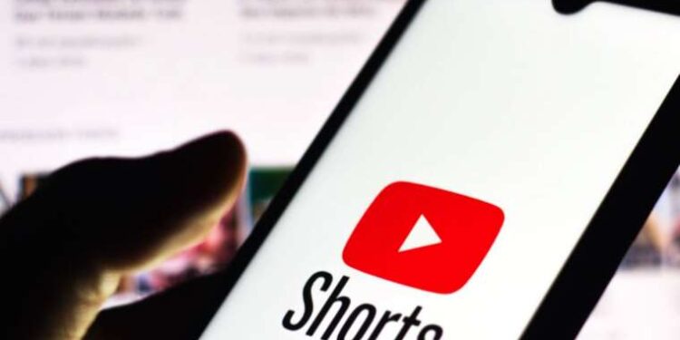 Adım adım TikTok'laşan YouTube Shorts için yeni özellikler