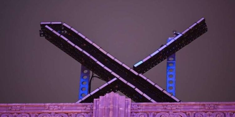 Xiaomi’den bir ilk: Titanyum kasalı akıllı telefon