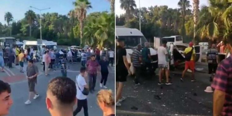 Antalya'da tur otobüsü 2 araca çarptı: Yaralılar var!