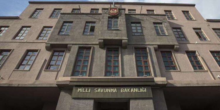 MSB: Yunanistan sınırında 2'si FETÖ mensubu 3 kişi yakalandı