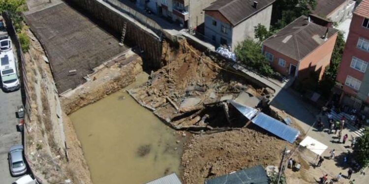 Düğünde ‘halay başı’ kavgası: 2 kişi yaralandı!