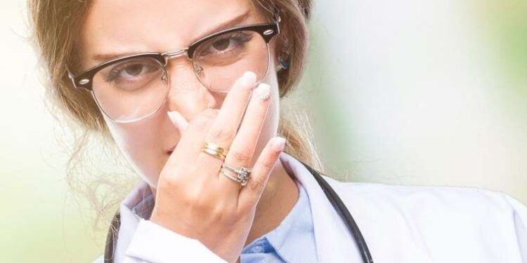 Çanakkale’de 55 kaçak göçmen ile 5 göçmen kaçakçısı şüphelisi yakalandı