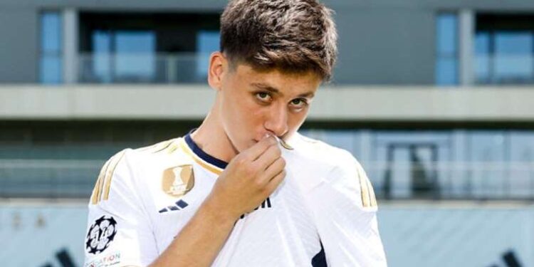 Fenerbahçe'ye transferden dev gelir: 1 milyar lirayı geçti