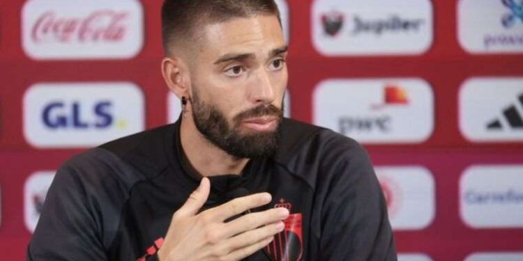 Yannick Carrasco kimdir, nereli, kaç yaşında? Yannick Carrasco hangi pozisyonda oynuyor, hangi takımlarda oynadı?
