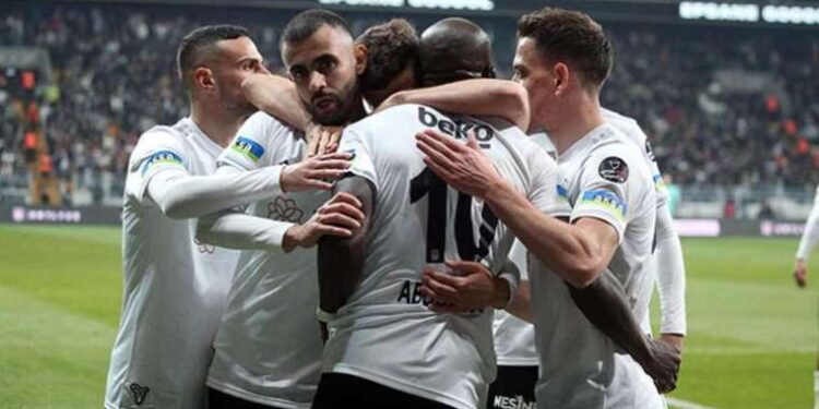 Cenk Tosun ve Rachid Ghezzal'den Beşiktaş'a iyi haber