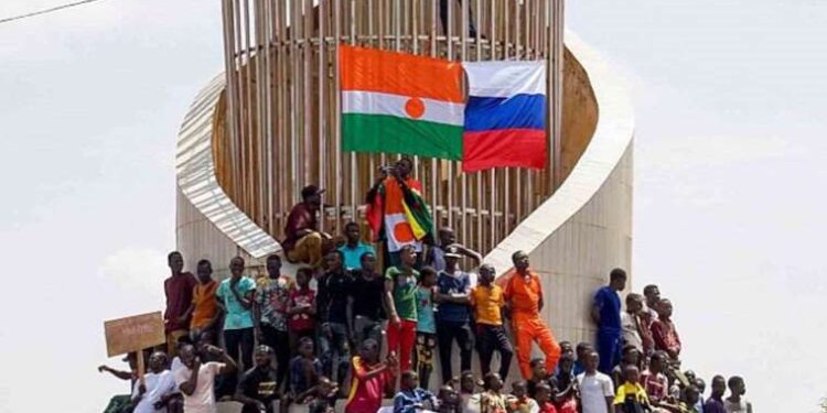 Nijerya darbenin ardından Nijer’e elektrik ihracatını kesti