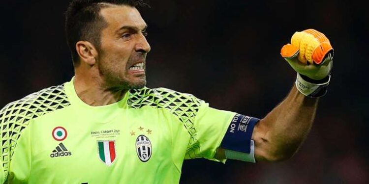 Gianluigi Buffon futbola veda etti