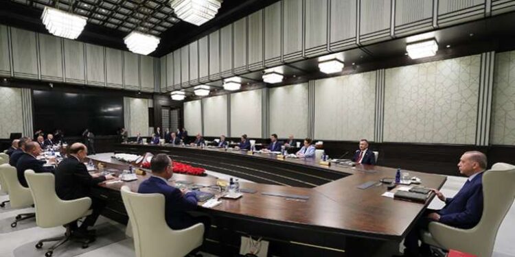 Kabine yarın toplanıyor: Masada sıcak gündemler var