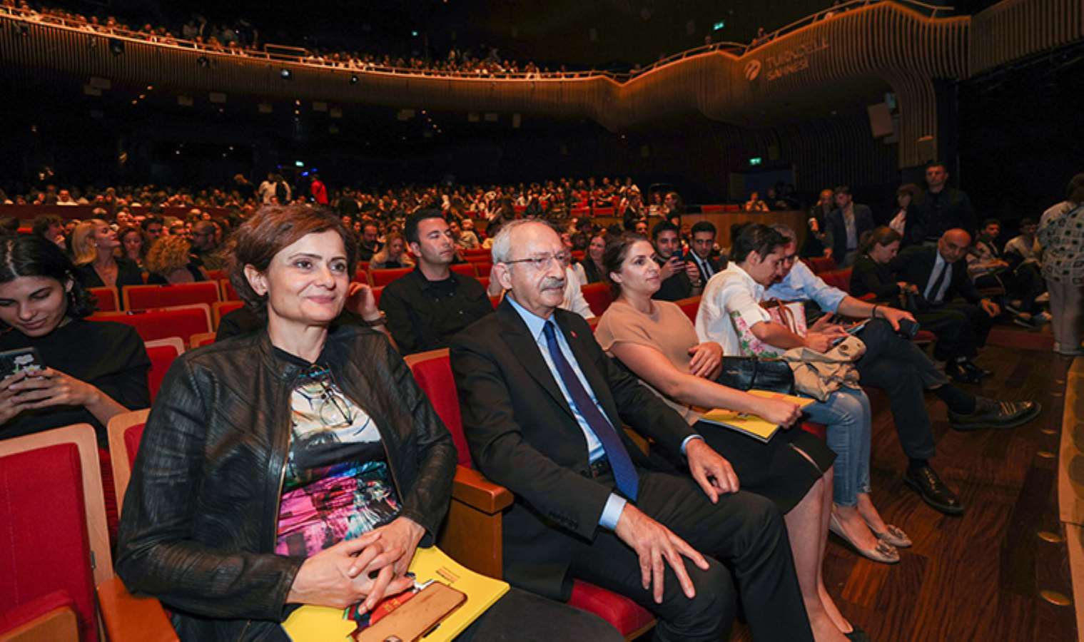 000634605-kemal-kilicdaroglu-tiyatro-izledi-aa-3