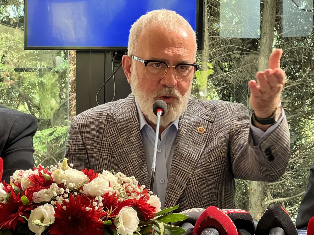 150348525-aw03646801