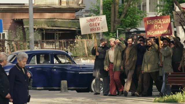 80-li-yillari-anlatan-dilek-tasi-dizisinden-16255106_8047_m 80'li yılları anlatan Dilek Taşı dizisinden beklenen ilk fragman yayınlandı