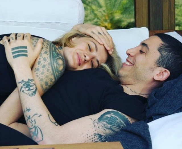 asik-oldugum-kisi-evli-sozleri-ortaligi-16203618_9736_m 'Aşık olduğum kişi evli' sözleri ortalığı karıştıran Didem Soydan'dan yeni açıklama geldi: Alakaları olmayanları rahatsız etmeyin