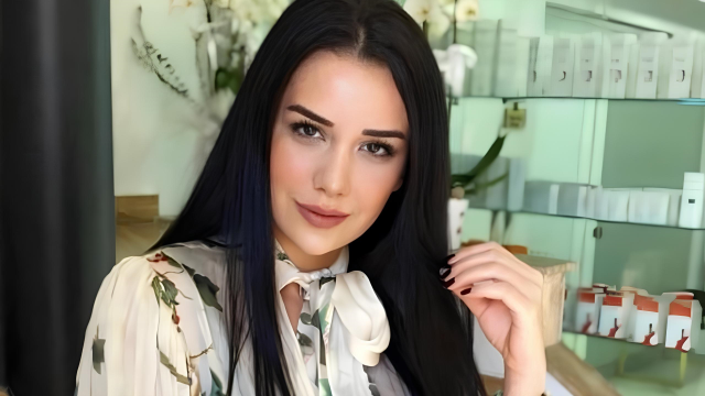 'Başıma bir şey gelirse sorumlusu Dilan ve Engin Polat'tır' diyen Banu Parlak'ın işyerine silahlı saldırı düzenlendi