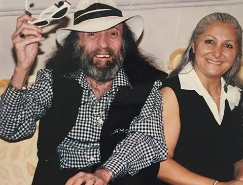 Cem Karaca'nın eşi İlkim Karaca, çekimlerine başlanan filmin durdurulması için mahkemeye başvurdu